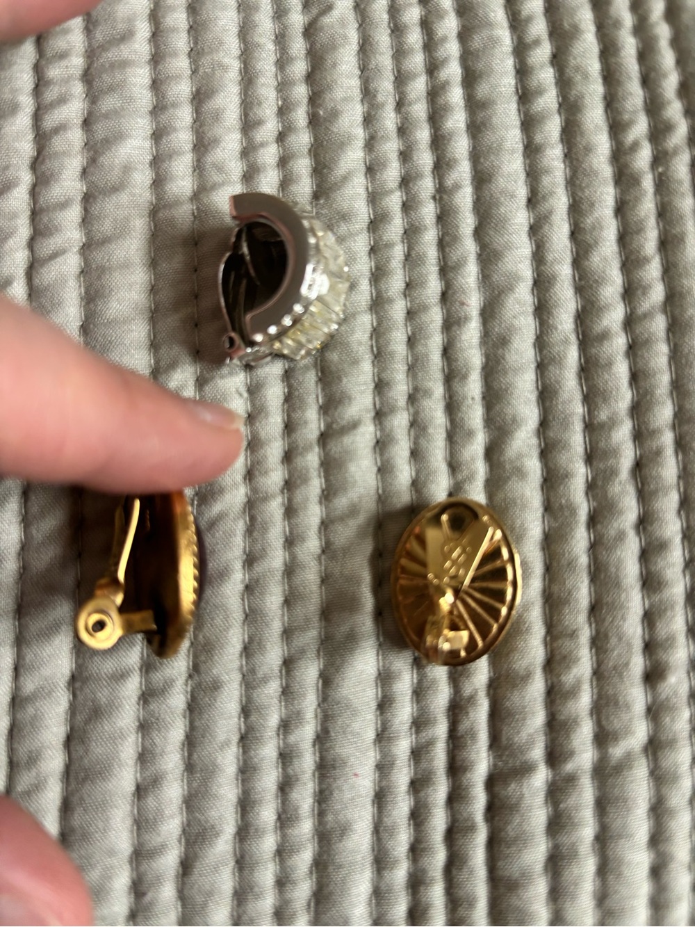 Vintage YSL ST John Earrings Lot of 3 single - Picture 5 of 16